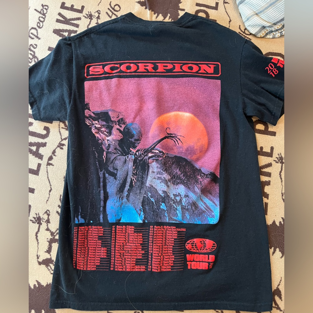 Drake Scorpion tour tshirt from 2018 - size Small